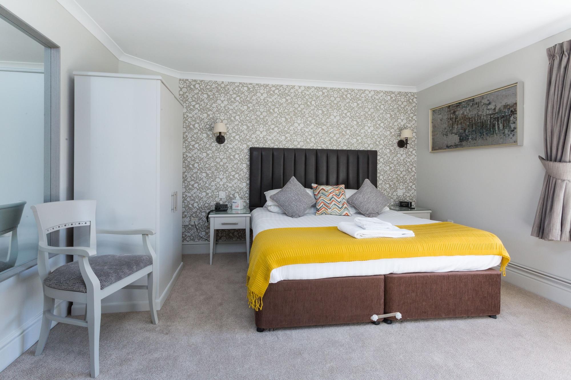 לנהאם The Dog & Bear Hotel מראה חיצוני תמונה