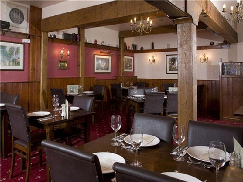 לנהאם The Dog & Bear Hotel מראה חיצוני תמונה
