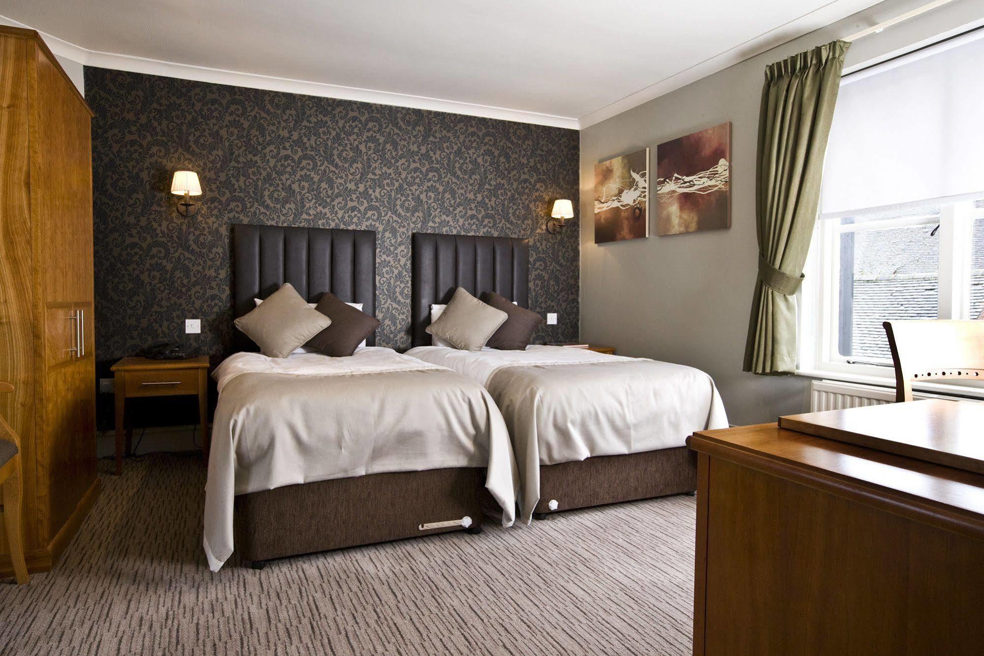 לנהאם The Dog & Bear Hotel מראה חיצוני תמונה