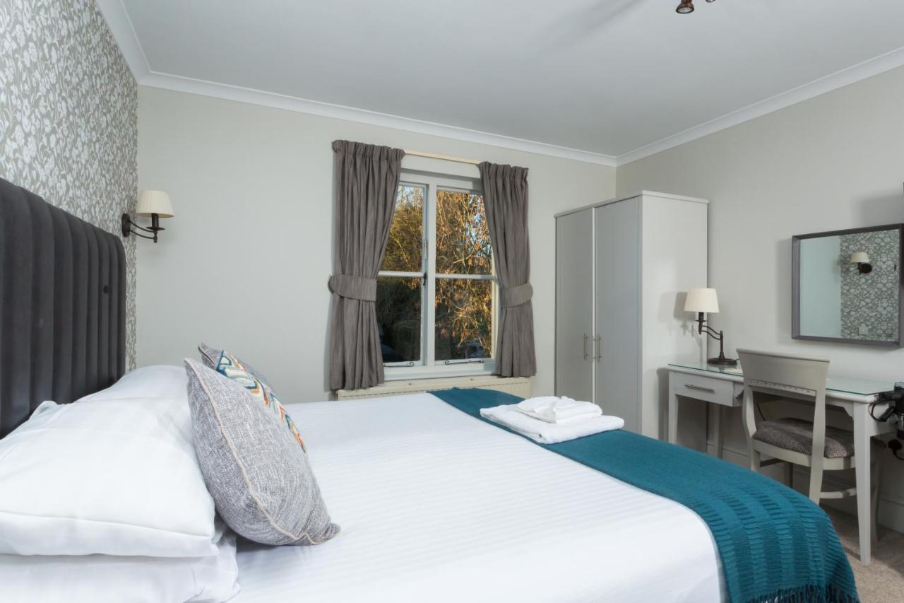 לנהאם The Dog & Bear Hotel מראה חיצוני תמונה